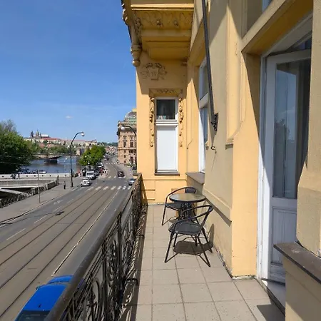 Riverside Gem W Balcony View Apartamento