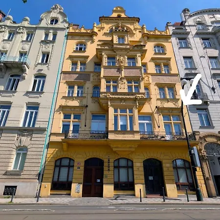 Riverside Gem W Balcony View Apartamento Praga