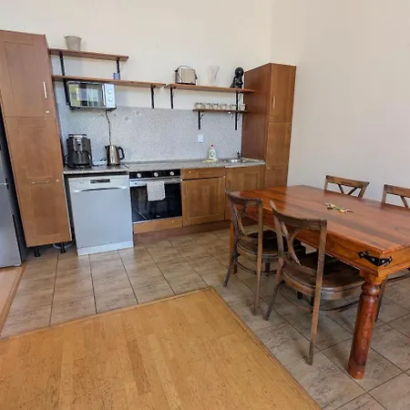 アパート Riverside Gem W Balcony View プラハ