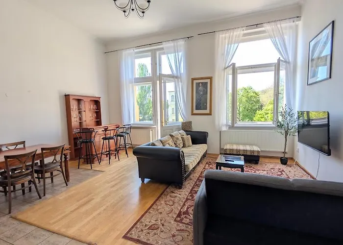 Riverside Gem W Balcony View Apartment