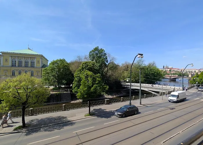 Riverside Gem W Balcony View Apartament