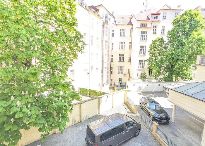Riverside Gem W Balcony View Apartament *