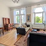 Riverside Gem W Balcony View Apartman